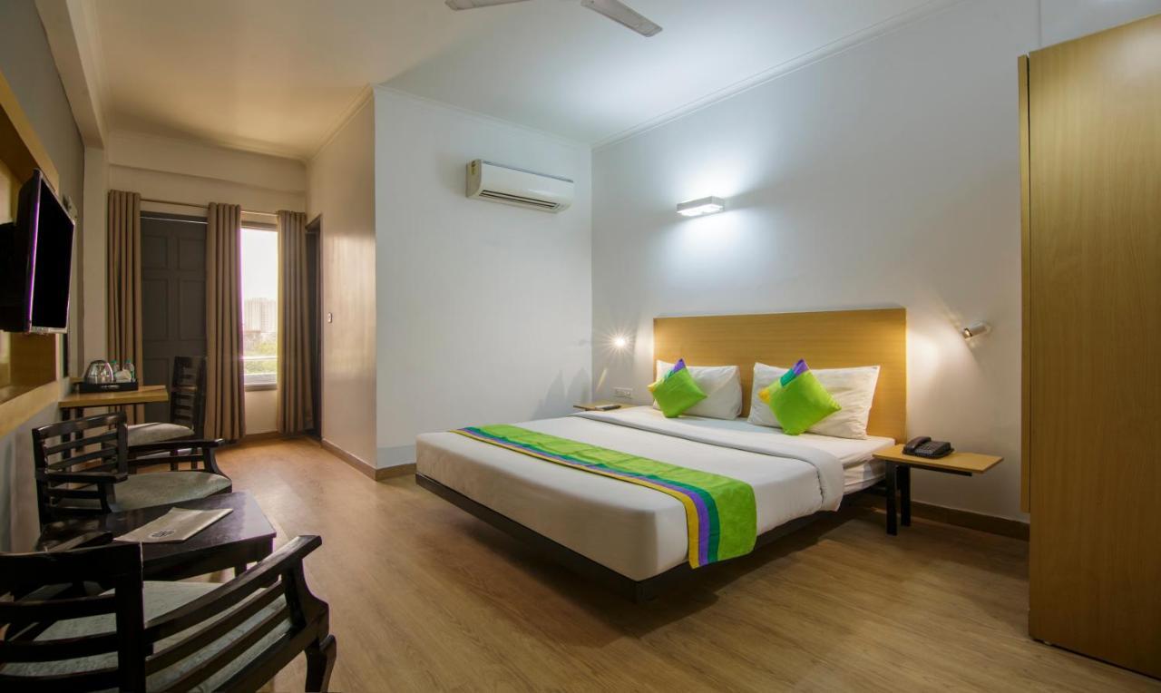 Hotel Treebo Noida Express Exterior foto