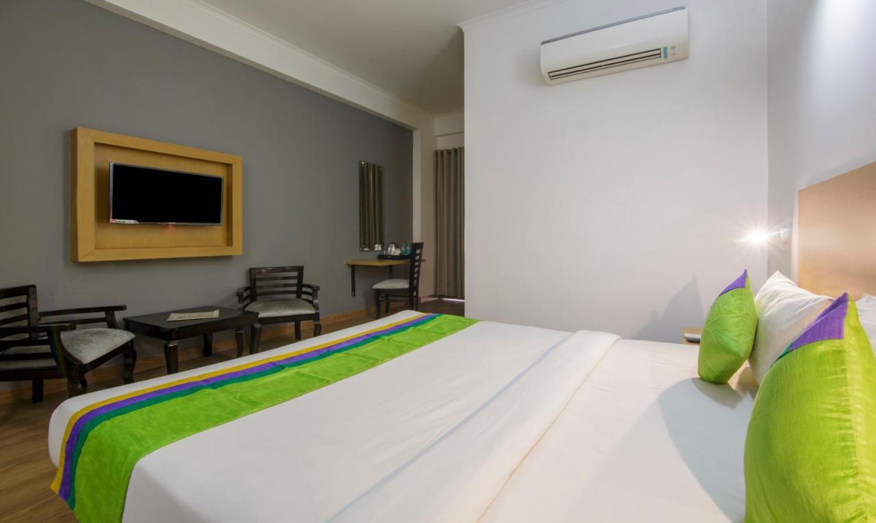 Hotel Treebo Noida Express Exterior foto