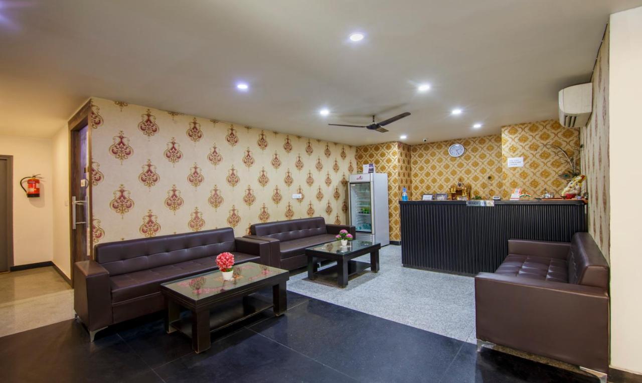 Hotel Treebo Noida Express Exterior foto