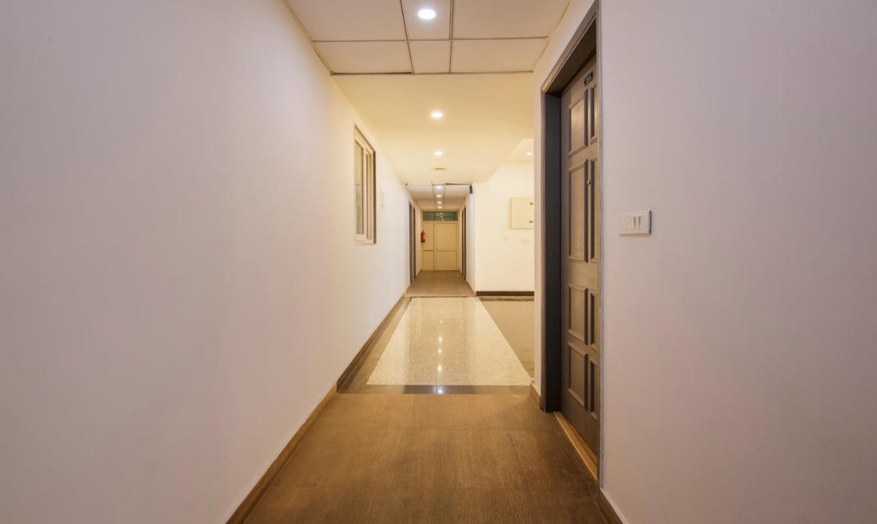 Hotel Treebo Noida Express Exterior foto
