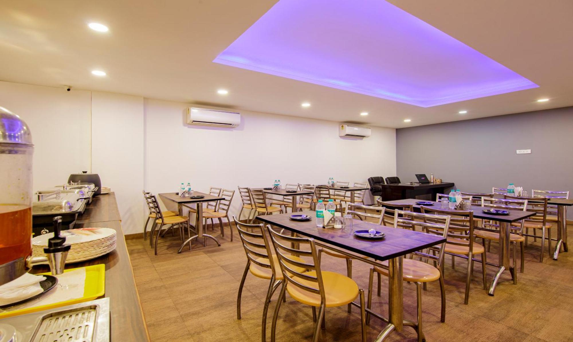 Hotel Treebo Noida Express Exterior foto