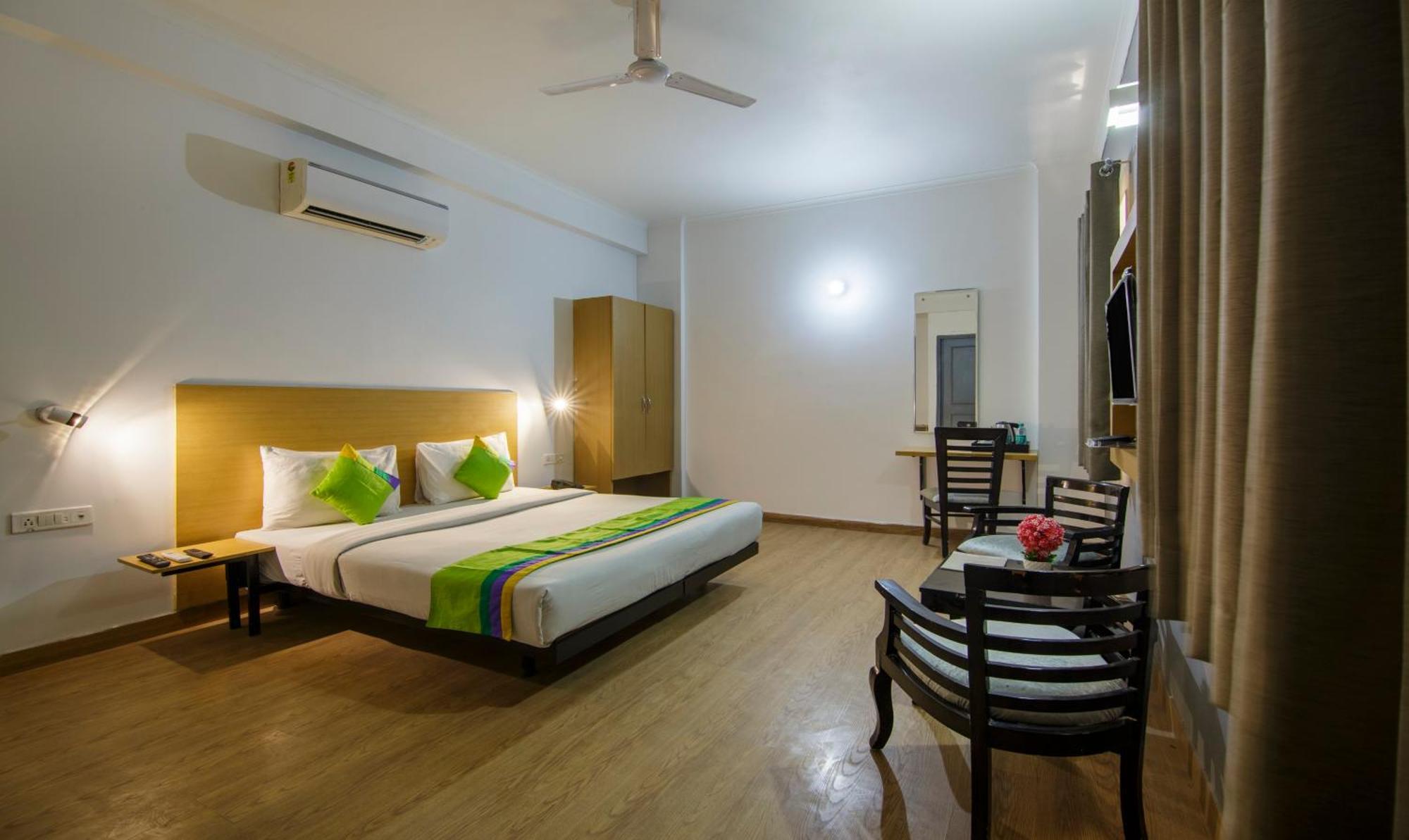 Hotel Treebo Noida Express Exterior foto
